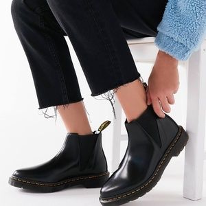 Dr. Martens Bianca Pointed Toe Chelsea Boot Size 9
